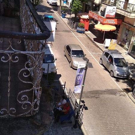 Hostal, Home Sweet Home サルト エクステリア 写真
